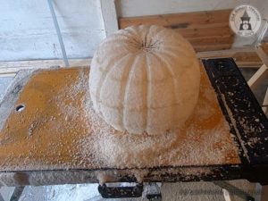 Styrofoam pumpkin step 03-04